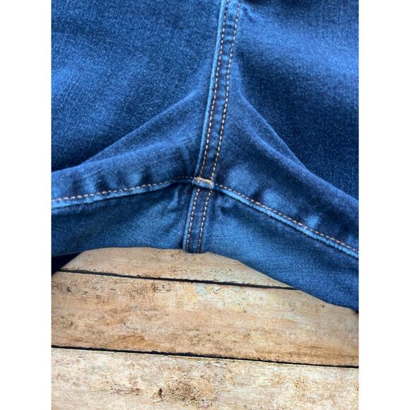 Express High Rise Dark Wash Supersoft Skinny Jeans Color: Dark Wash 16 Regular - Picture 10 of 11